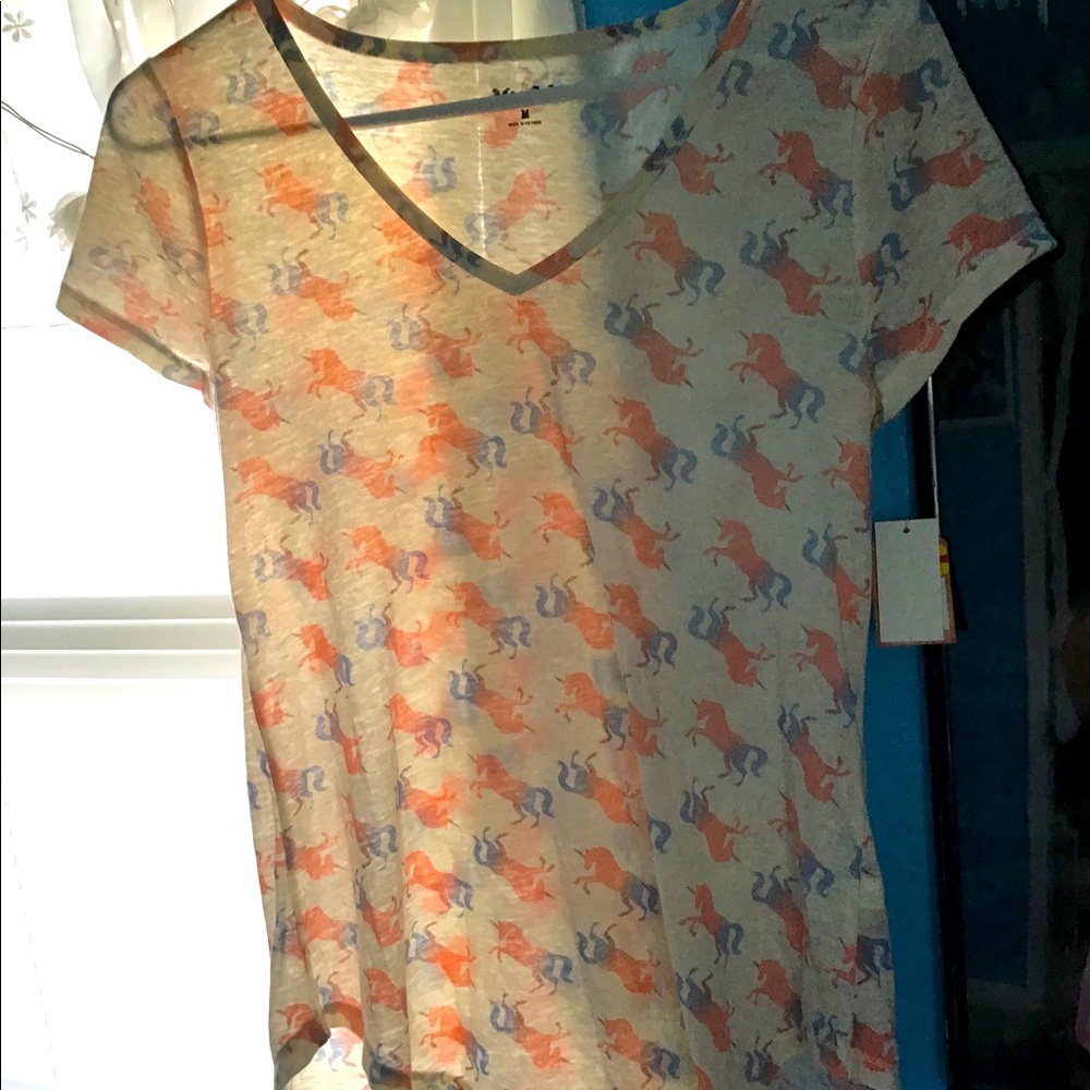 Mudd Unicorn Coral Ombré Tissue V-Neck